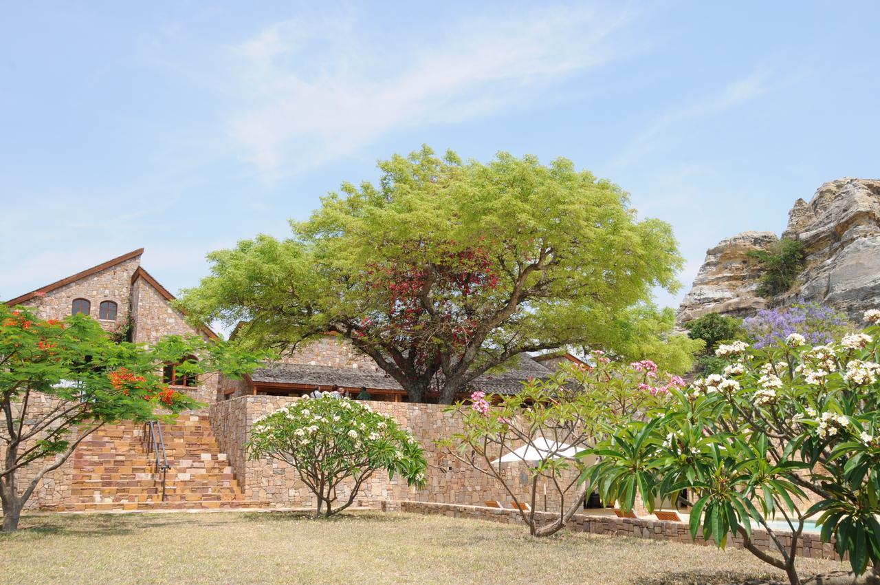 Le Jardin Du Roy Hotel Ranohira Exterior photo