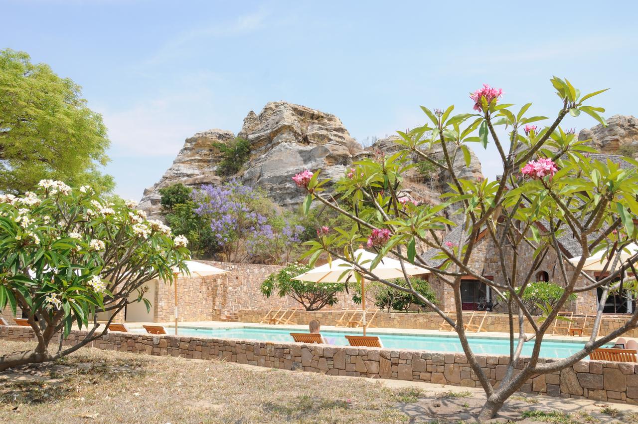 Le Jardin Du Roy Hotel Ranohira Exterior photo