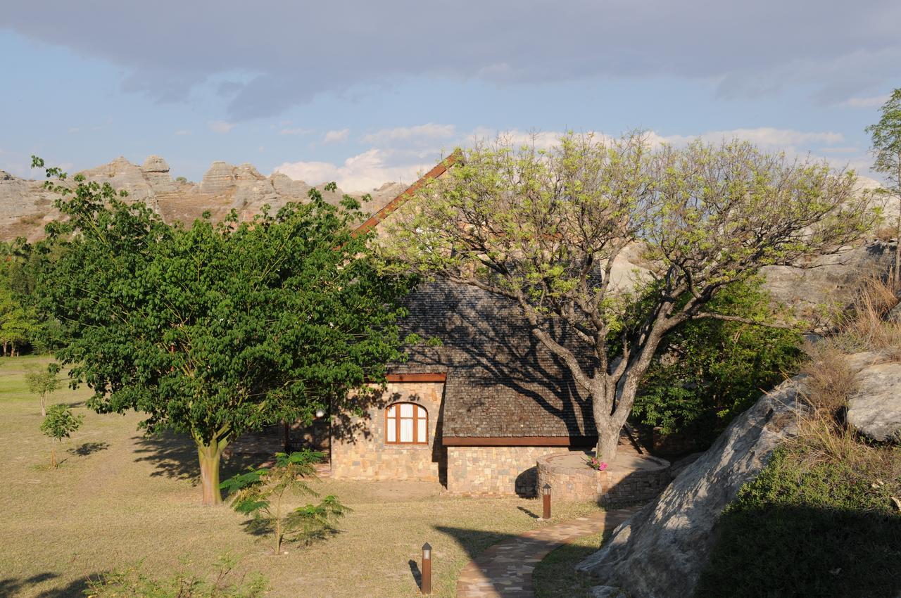 Le Jardin Du Roy Hotel Ranohira Exterior photo