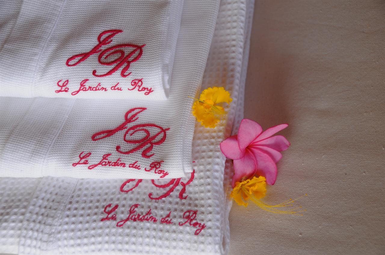 Le Jardin Du Roy Hotel Ranohira Exterior photo